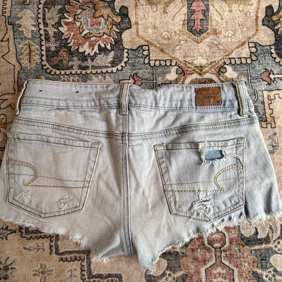 Vintage American Eagle y2k Jean Shorts Light Wash distressed Booty Shorts Size 4 - Picture 1 of 9